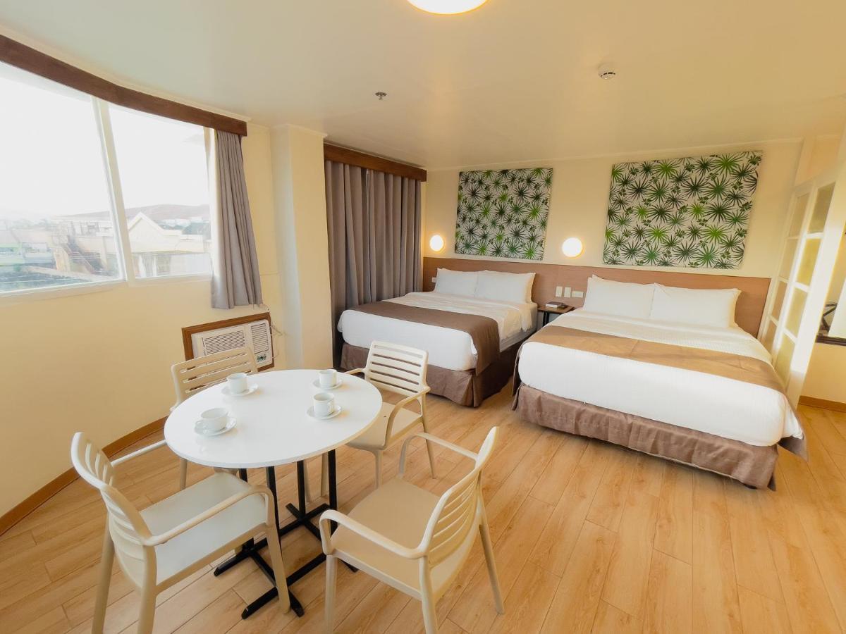 Hotel Sentro Legazpi Luaran gambar