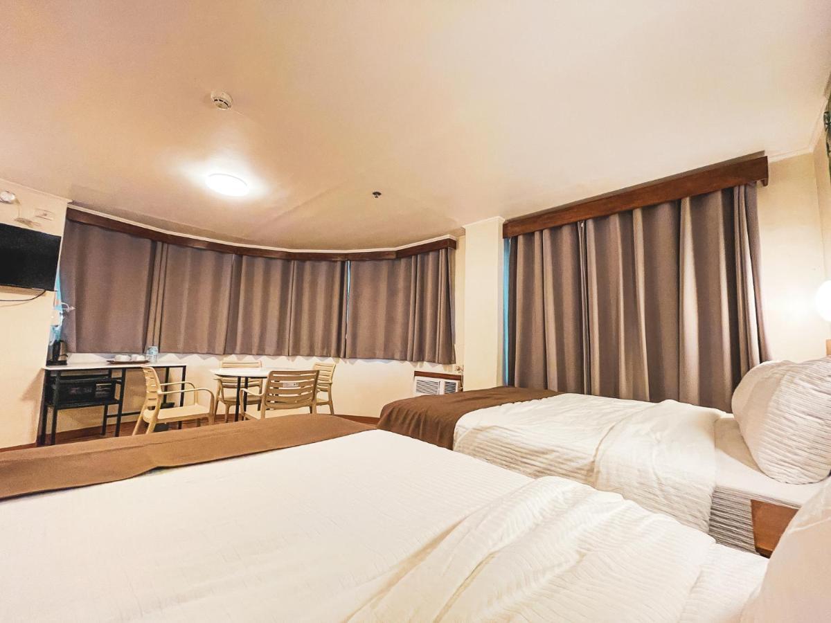 Hotel Sentro Legazpi Luaran gambar